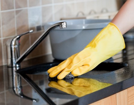 Carpet cleaners in TW9 preparing equipment safely before a cleaning job